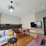 Adore - Modern Apartamento Tirana