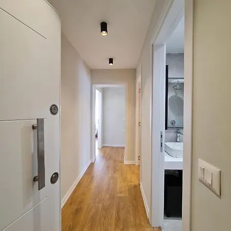 Adore - Modern Apartment