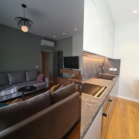 Adore - Modern Apartamento Tirana