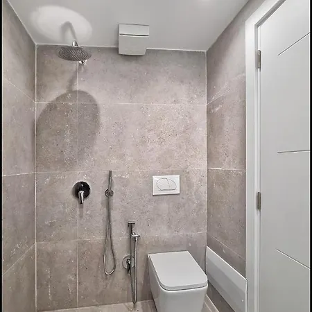 Adore - Modern Apartment