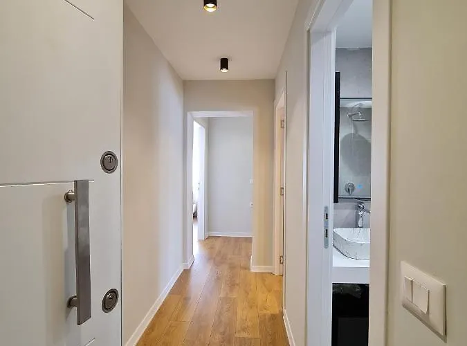 Adore - Modern Apartment