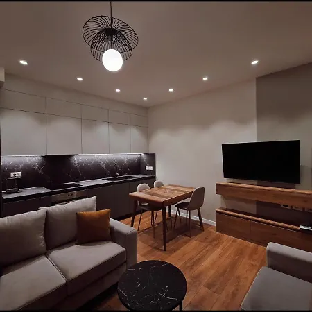 Adore - Modern Tiran