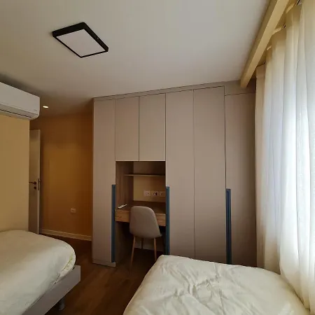 Adore - Modern Tiran