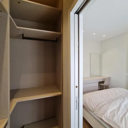 Adore - Modern Tiran